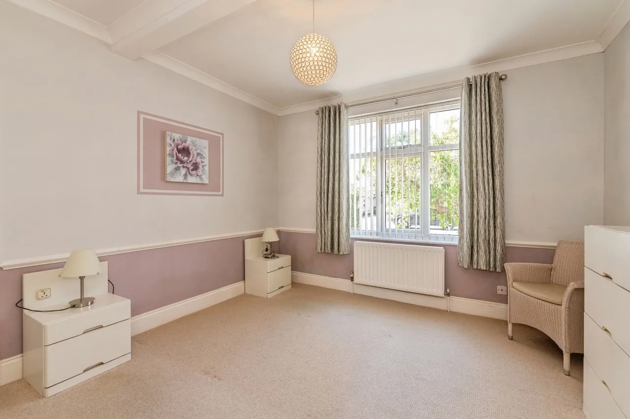 Sylvia Avenue, Hutton, Brentwood, Essex, CM13, photo 9