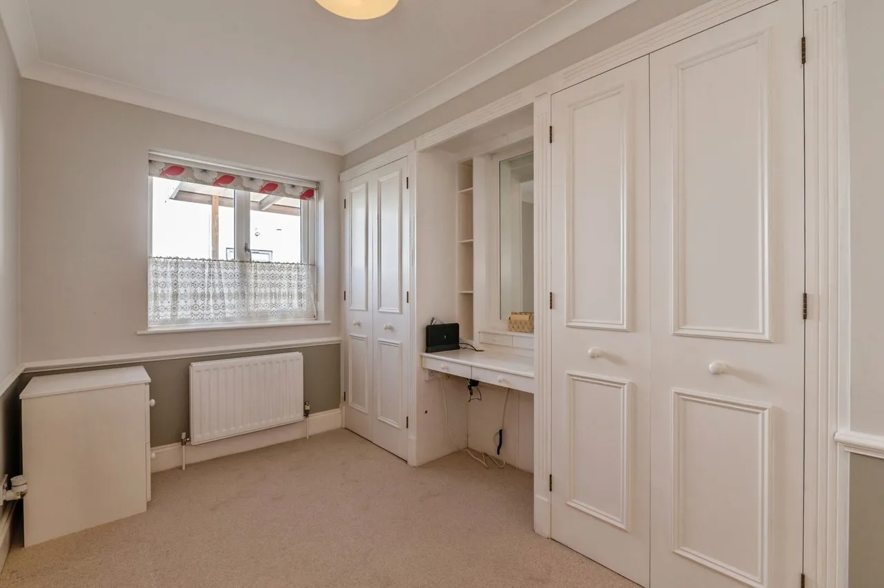 Sylvia Avenue, Hutton, Brentwood, Essex, CM13, photo 17