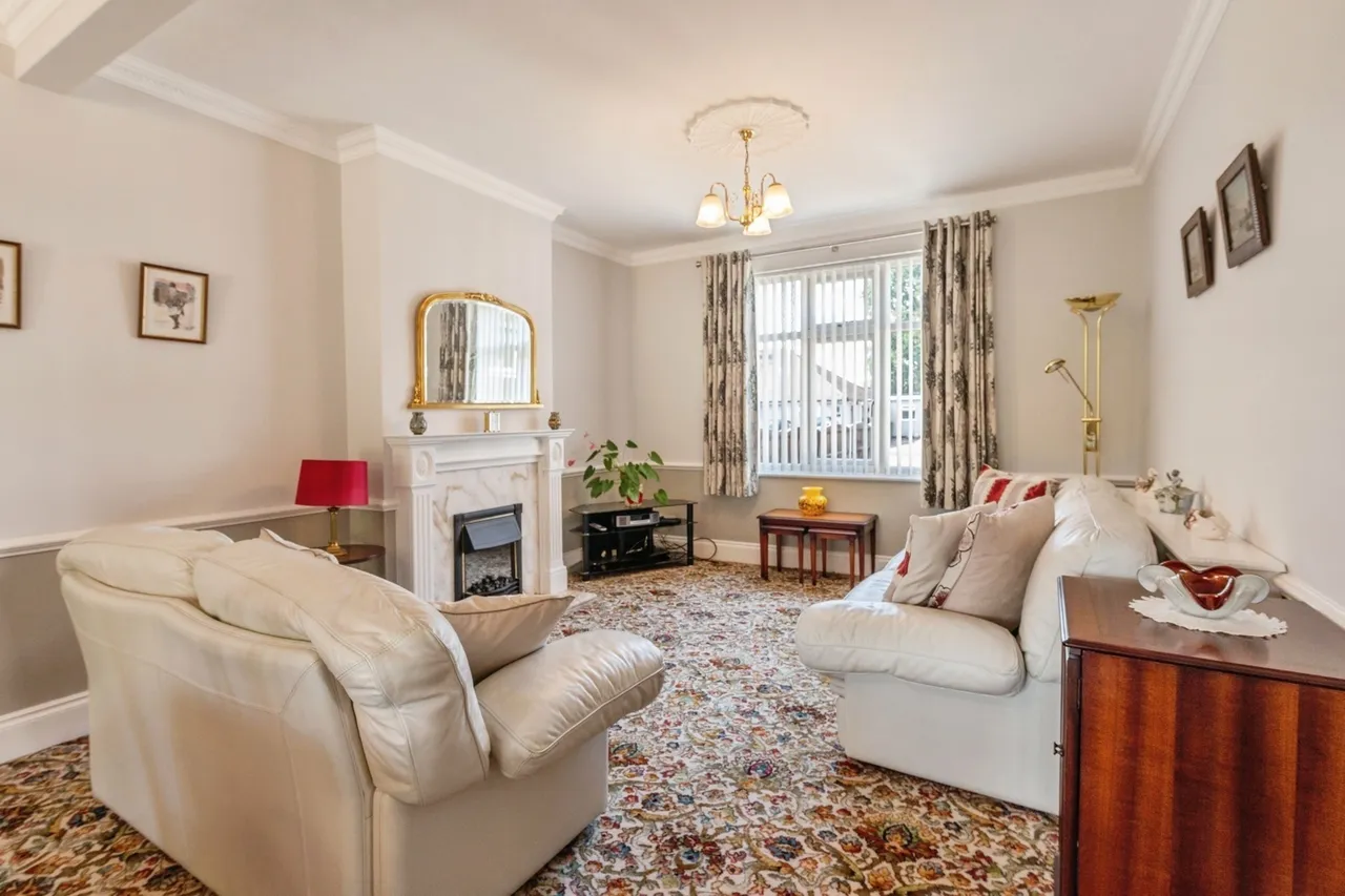 Sylvia Avenue, Hutton, Brentwood, Essex, CM13, photo 3