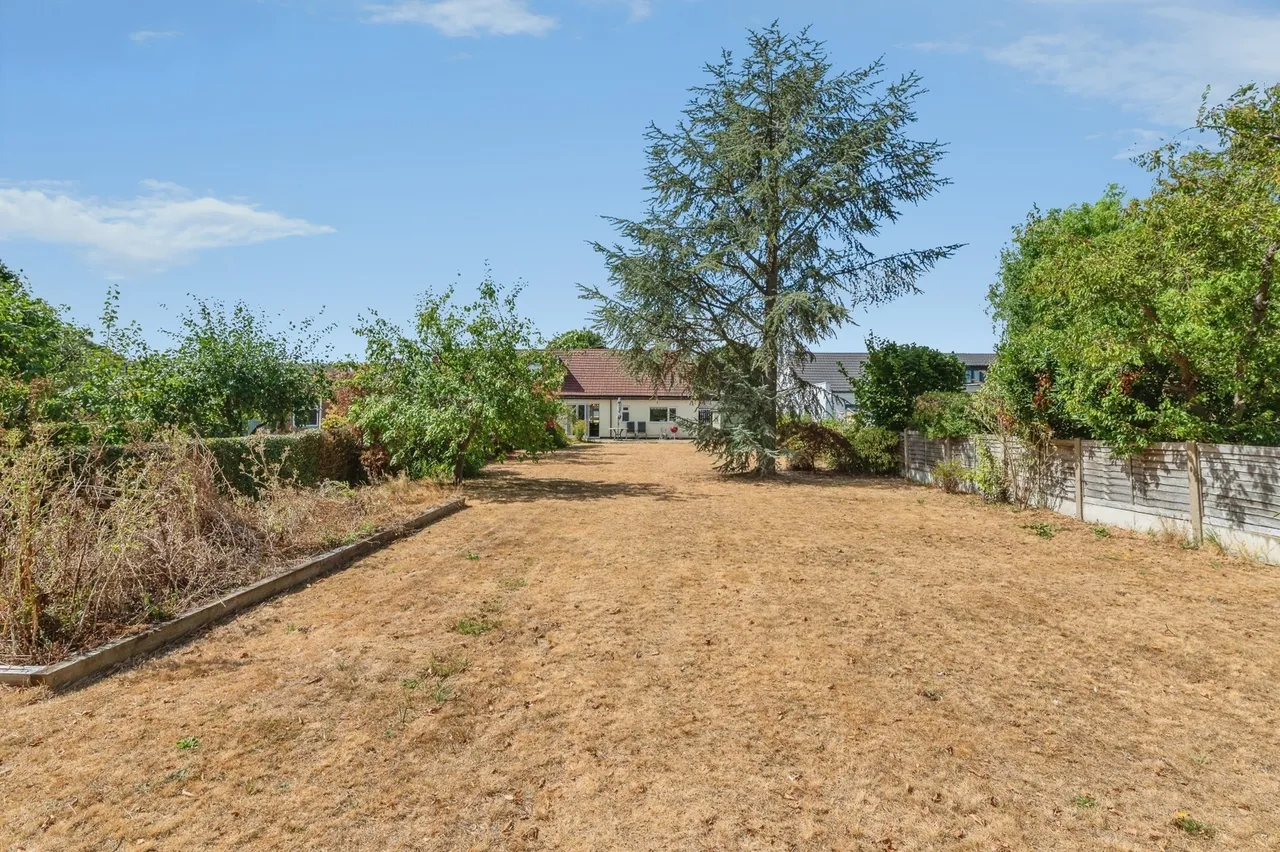Sylvia Avenue, Hutton, Brentwood, Essex, CM13, photo 13