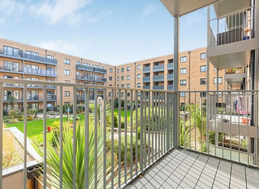 Powdermill Close, New Malden, KT3, photo 5