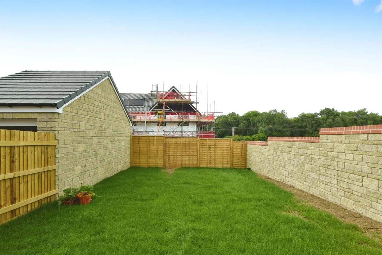 Grayling Avenue, Swindon, SN3, photo 13