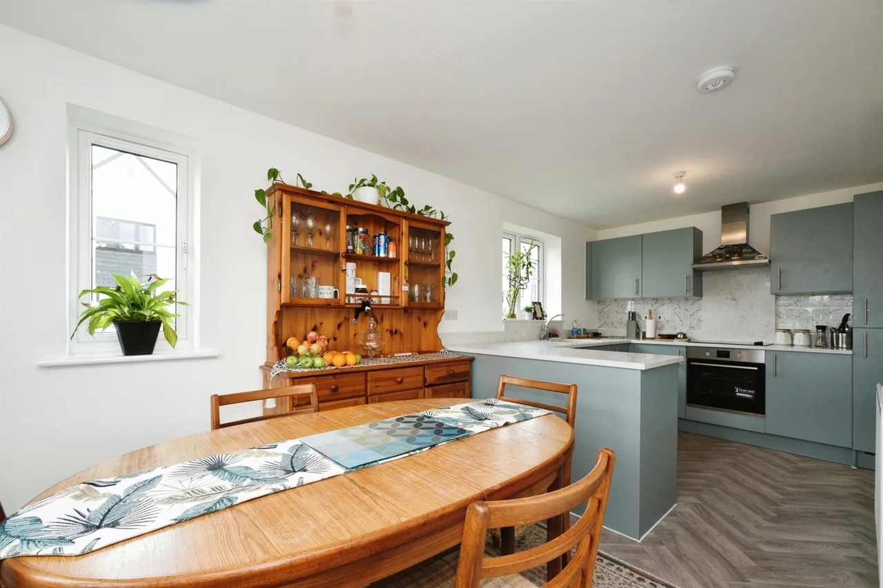 Grayling Avenue, Swindon, SN3, photo 3