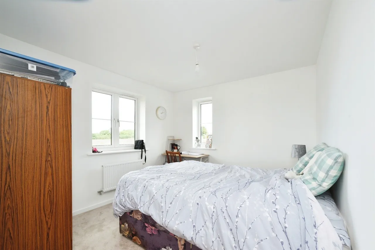 Grayling Avenue, Swindon, SN3, photo 10