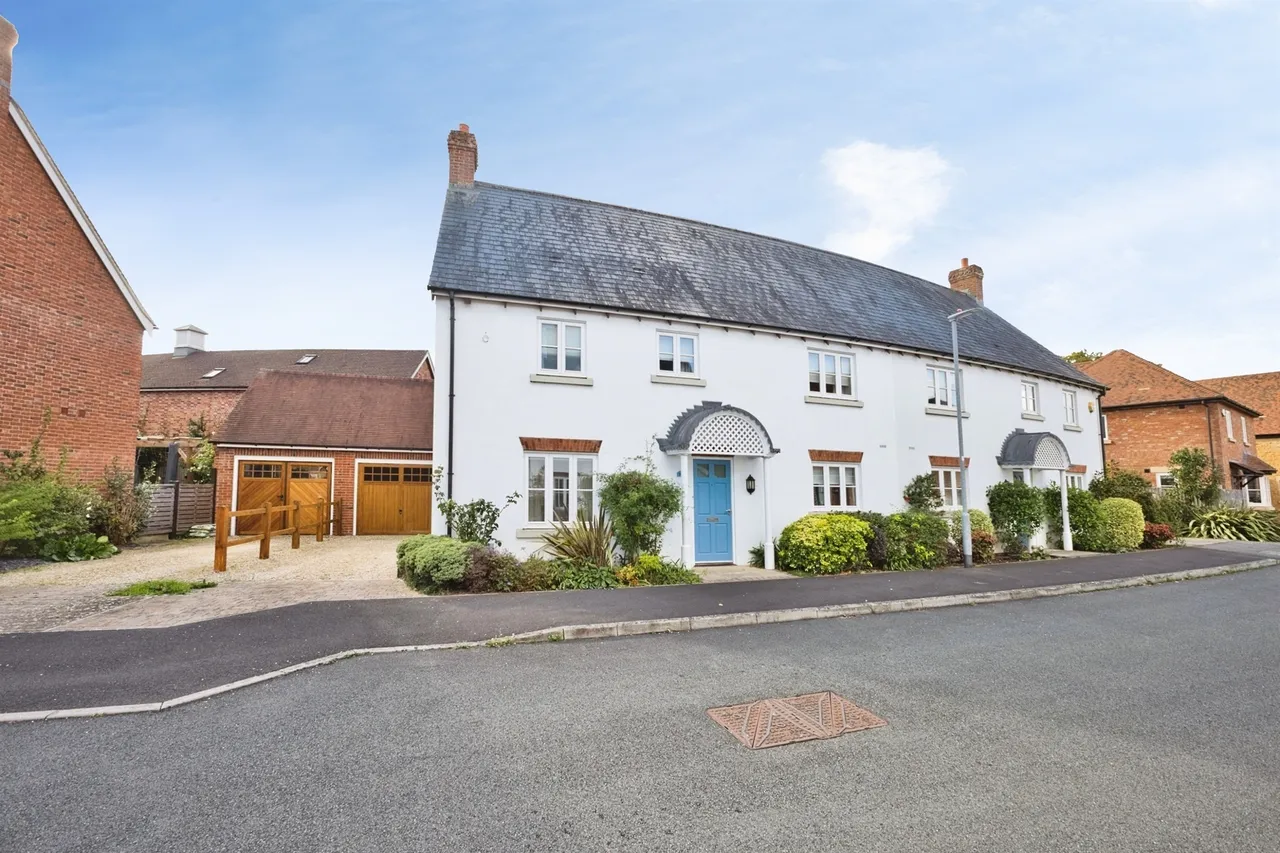 3 bed house for sale, Chapel Field, South Petherton, TA13