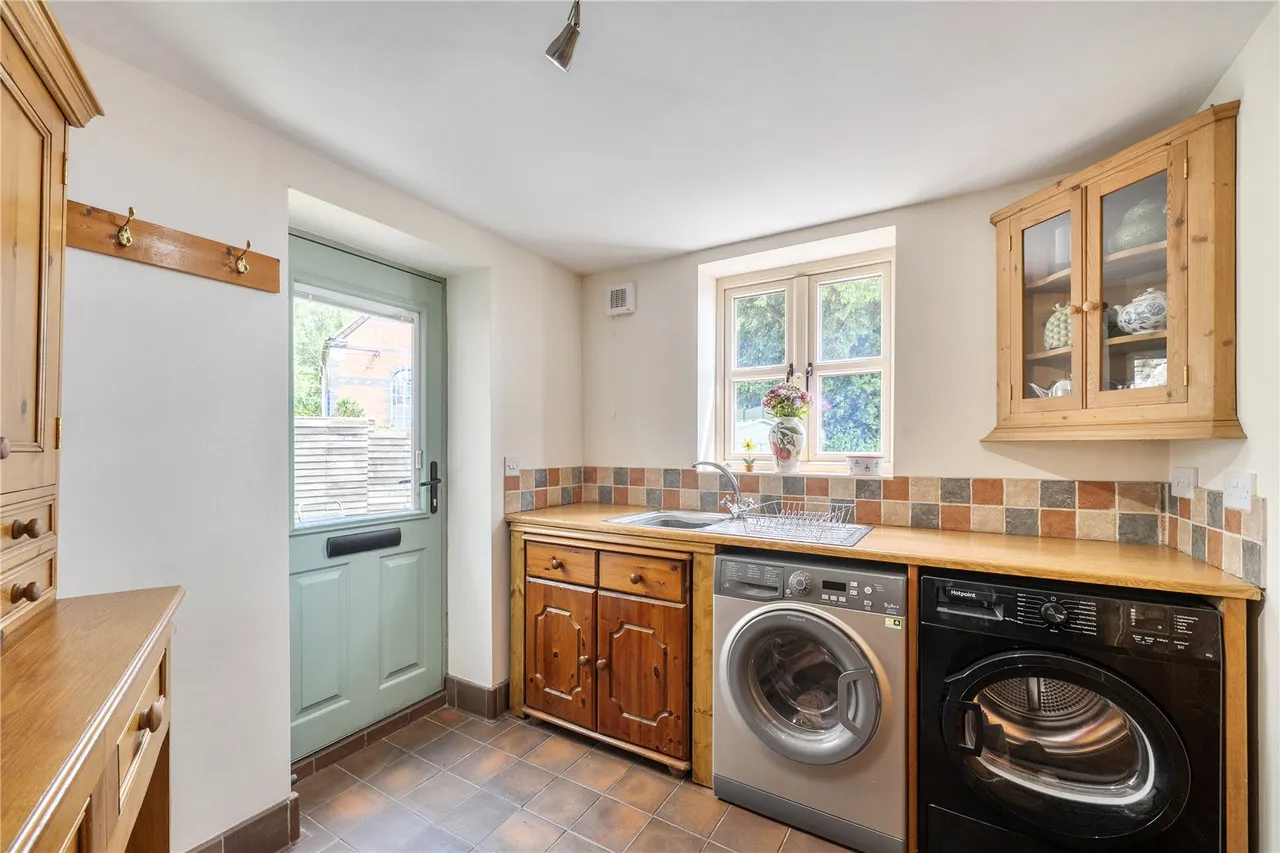 Hopton Bank, Cleobury Mortimer, Kidderminster, Worcestershire, DY14 0HQ, photo 2