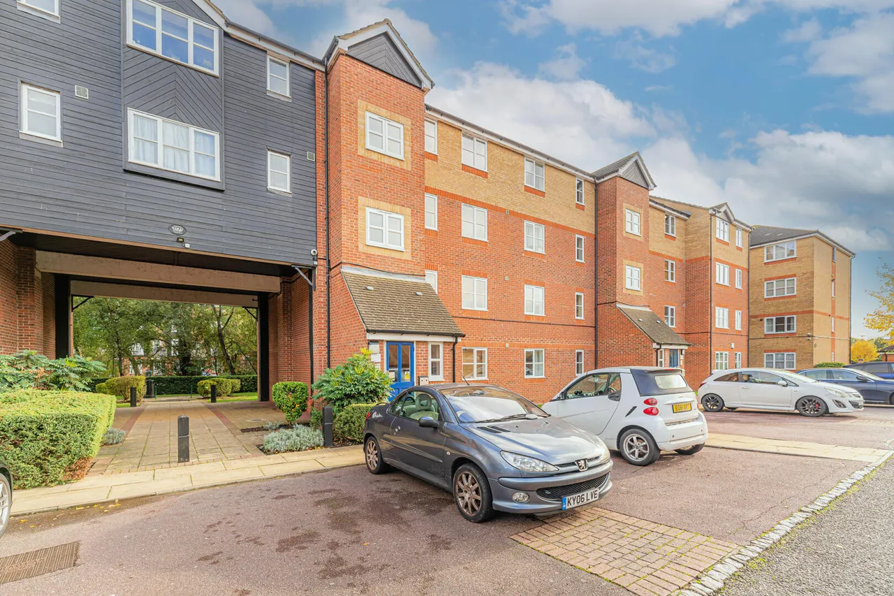 1 bed flat for sale, Sten Close, EN3