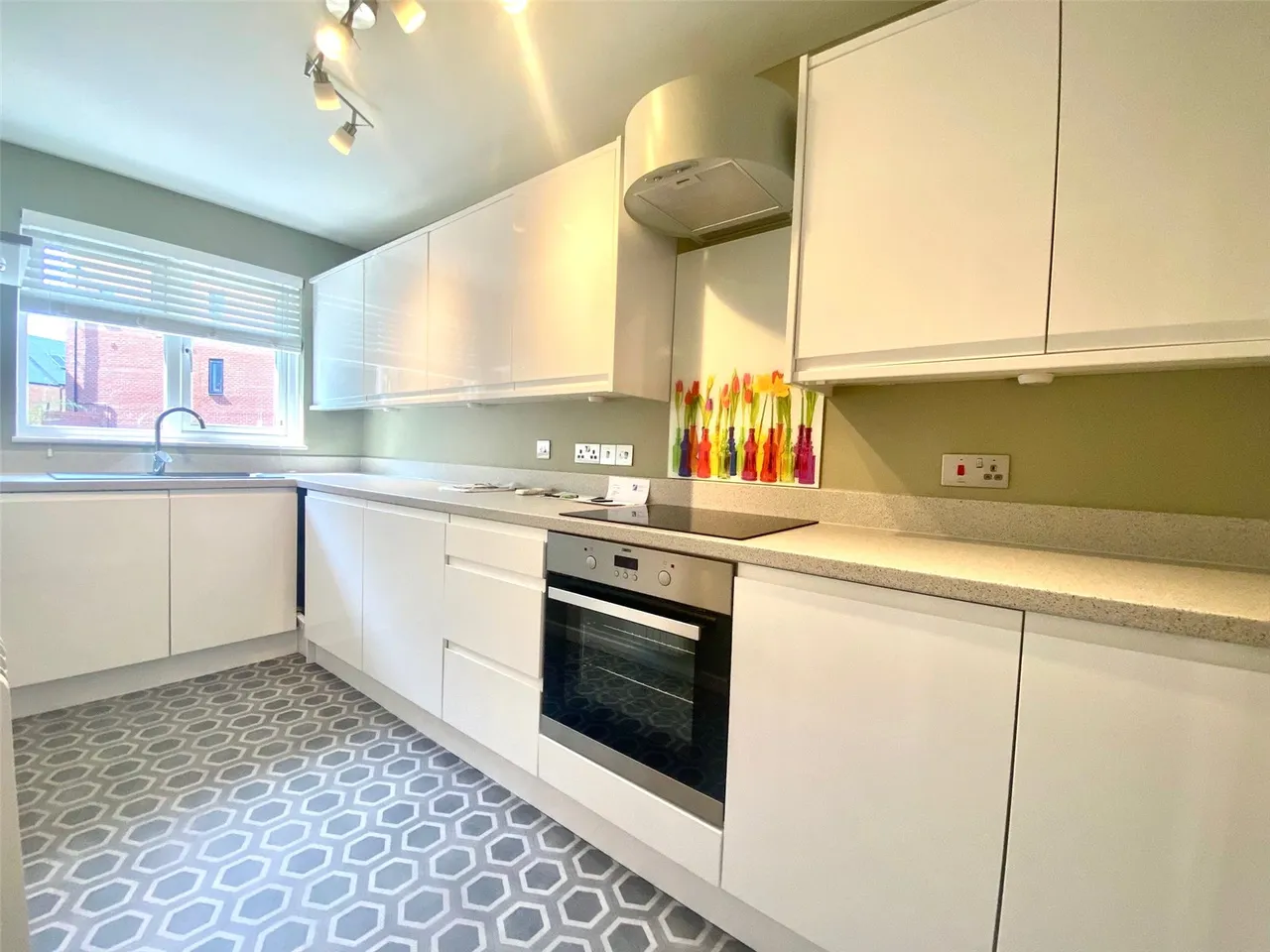 Nutfield Court, Southampton, SO16, photo 2