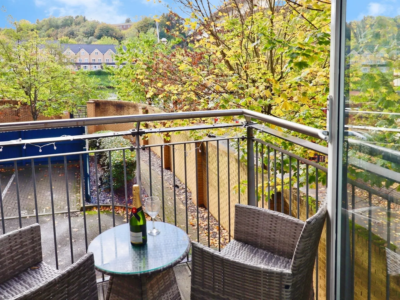 2 bed flat for sale, Victoria Wharf, Cardiff, CF11