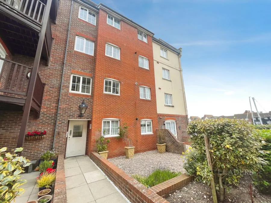 Canary Quay, Sovereign Harbour South, BN23, photo 2