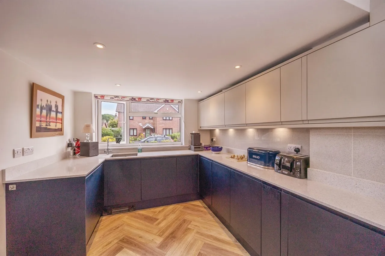 Bramley Close, Waterlooville, PO7, photo 10