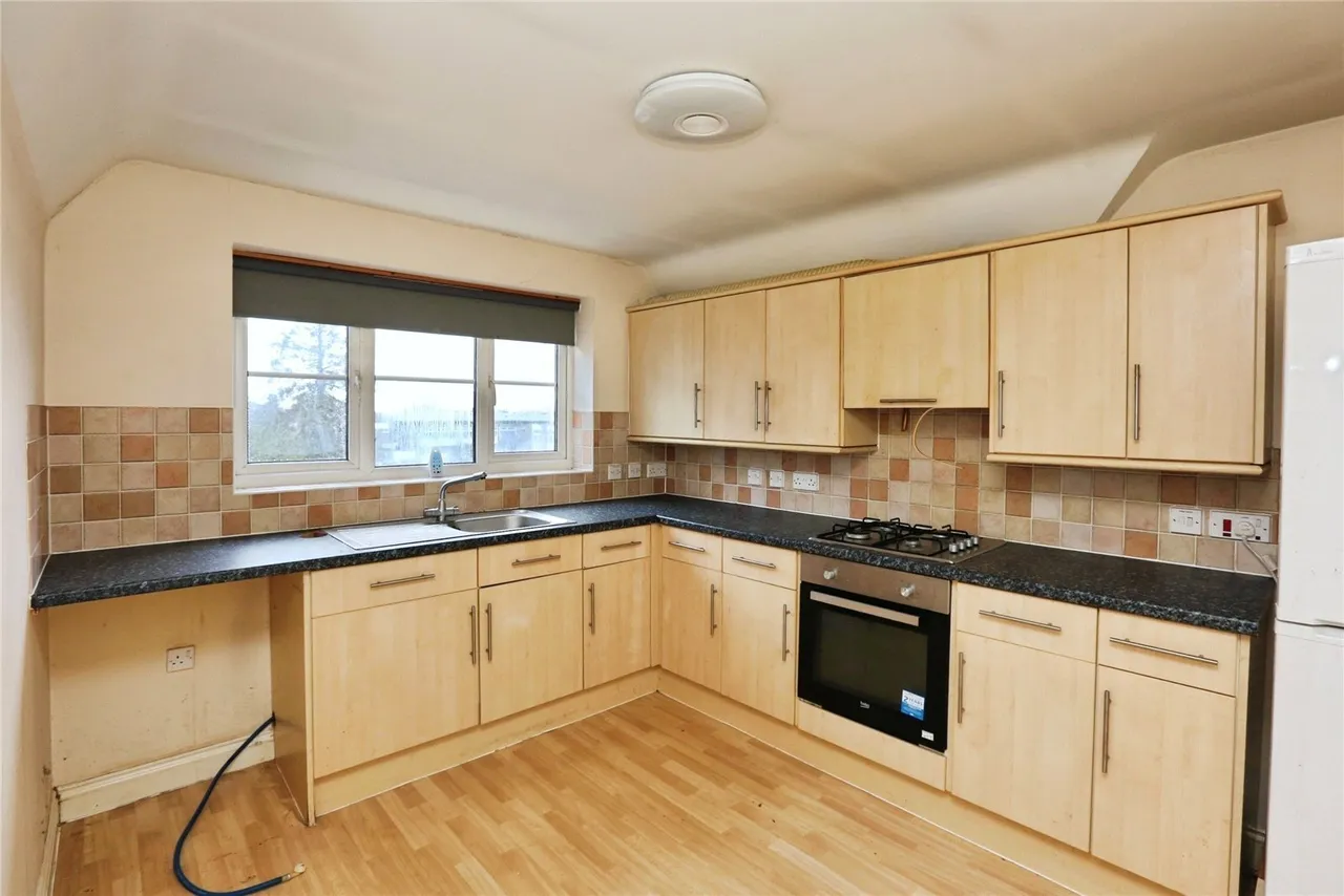 Station Road, Park Gate, SO31, photo 5