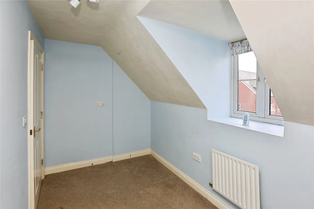 Station Road, Park Gate, SO31, photo 12
