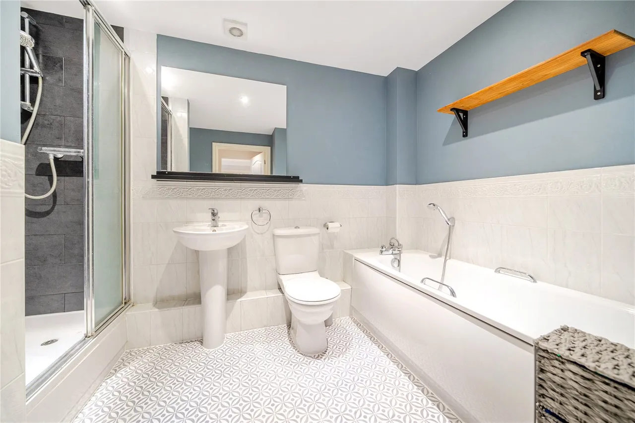 Searlewood Court, 143 Guildford Road, Woking, Surrey, GU24 9LS, photo 8
