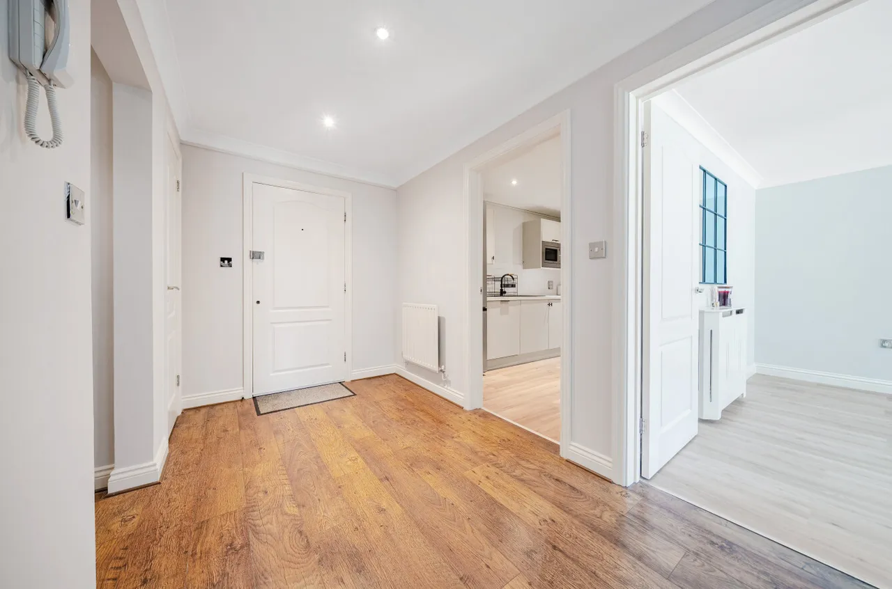 Searlewood Court, 143 Guildford Road, Woking, Surrey, GU24 9LS, photo 5