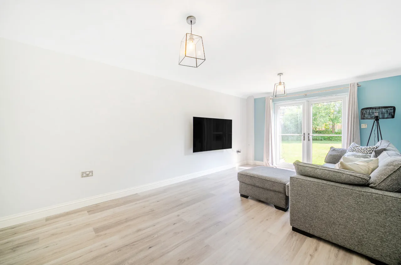 Searlewood Court, 143 Guildford Road, Woking, Surrey, GU24 9LS, photo 3