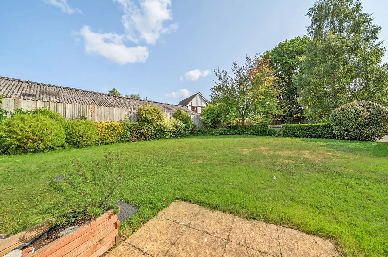 Searlewood Court, 143 Guildford Road, Woking, Surrey, GU24 9LS, photo 9