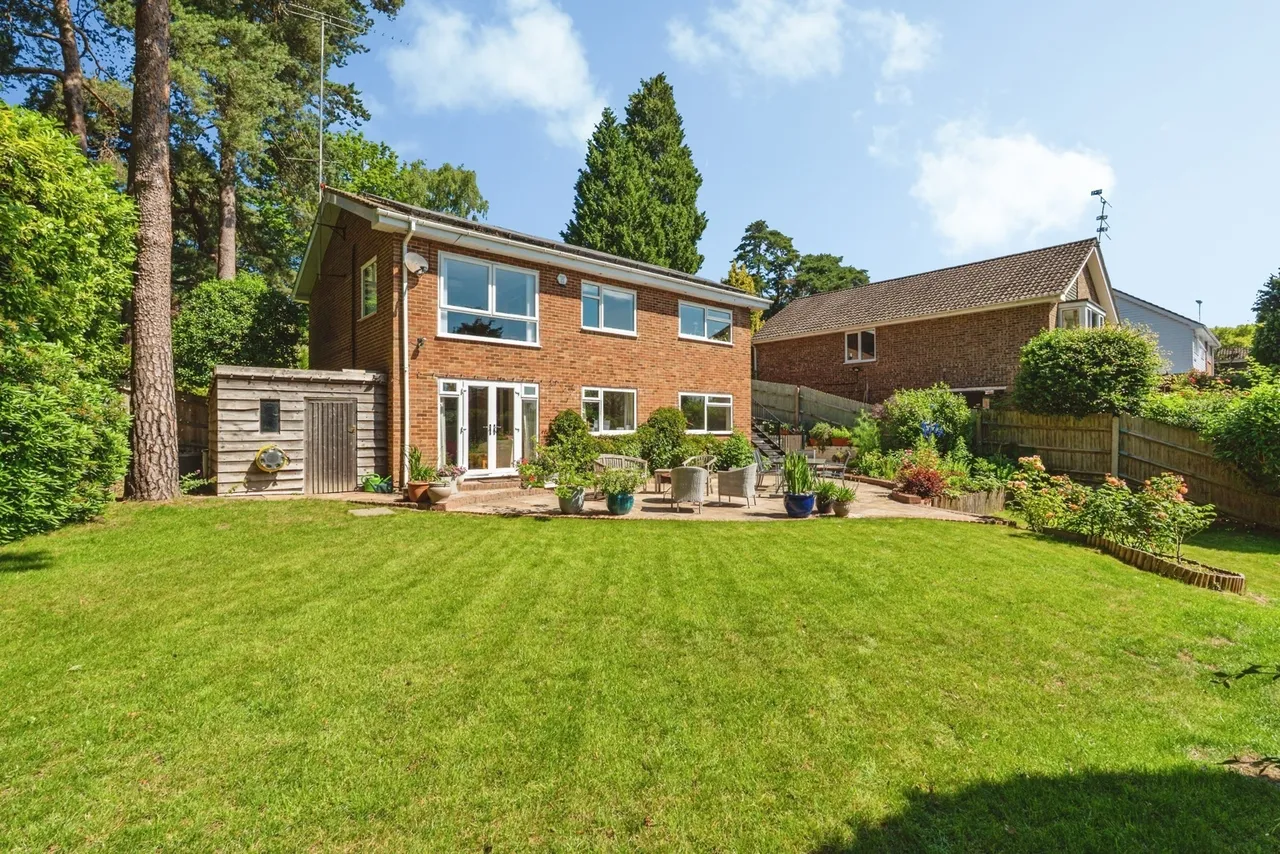 Redcrest Gardens, Camberley, GU15, photo 2