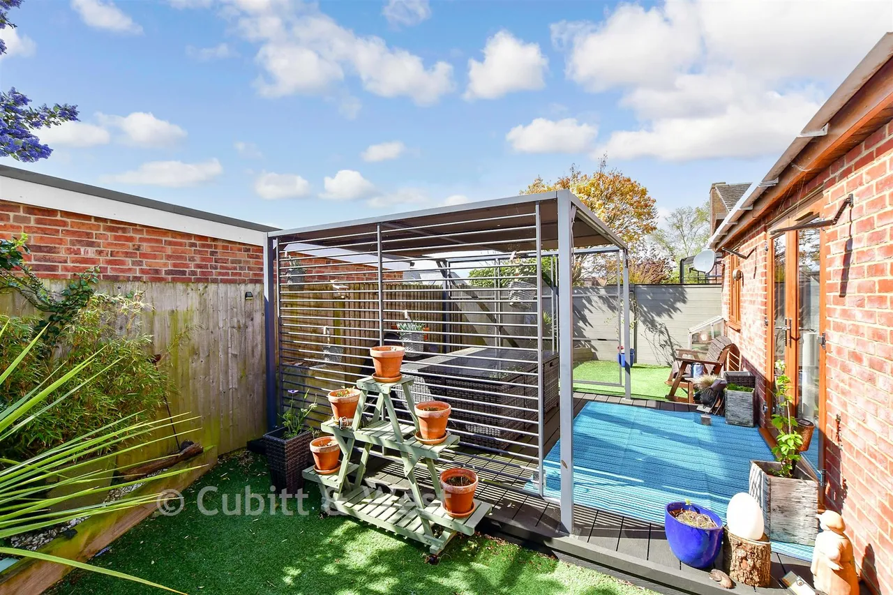 Main Road, Southbourne, PO10, photo 2