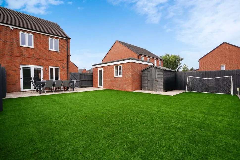Swansnest Grove, Nuneaton, Warwickshire, CV10, photo 8