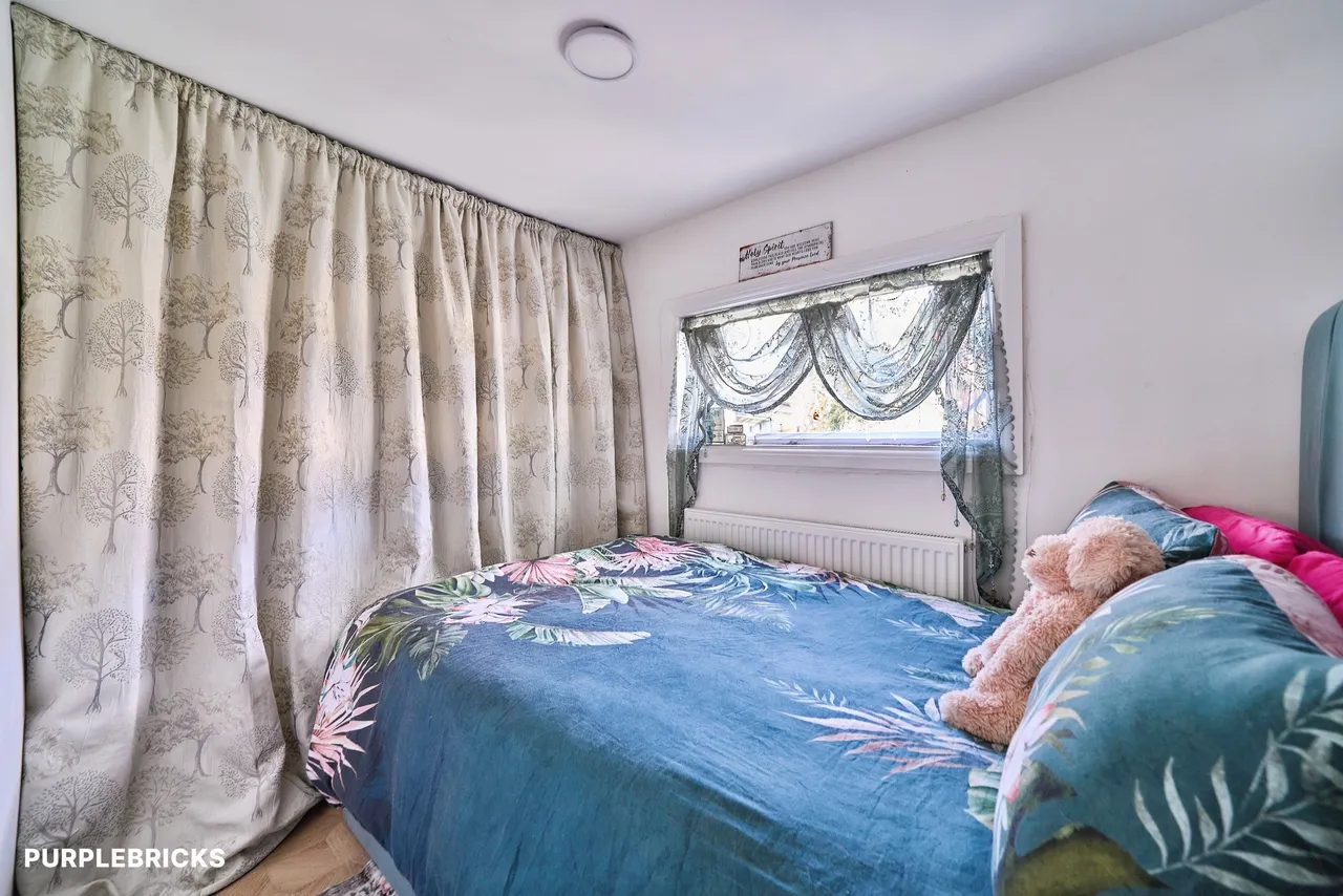 Upper Halliford Road, Shepperton, TW17, photo 17