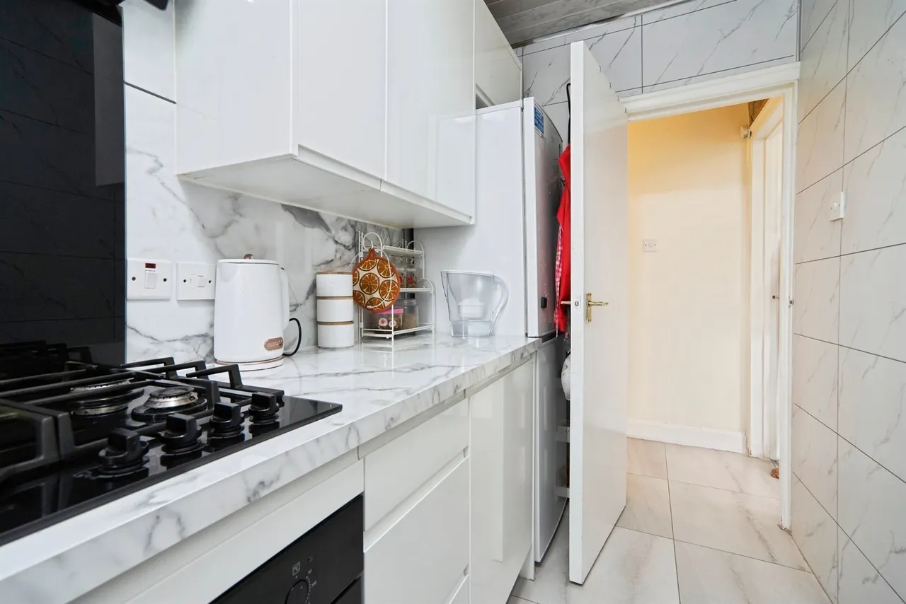 Bradford Road, Shipley, BD18, photo 7