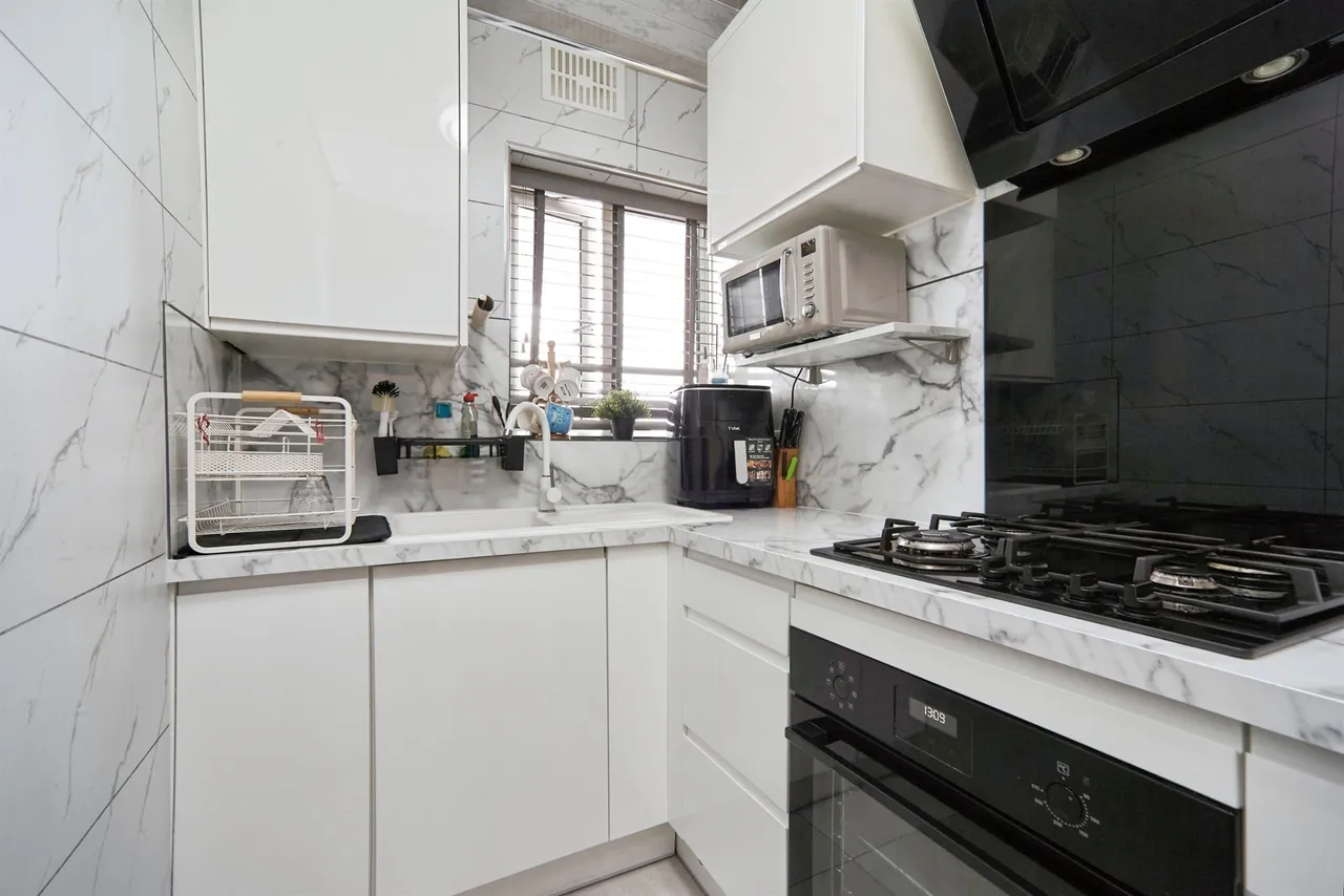 Bradford Road, Shipley, BD18, photo 11