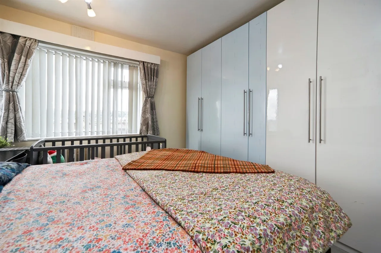 Bradford Road, Shipley, BD18, photo 14