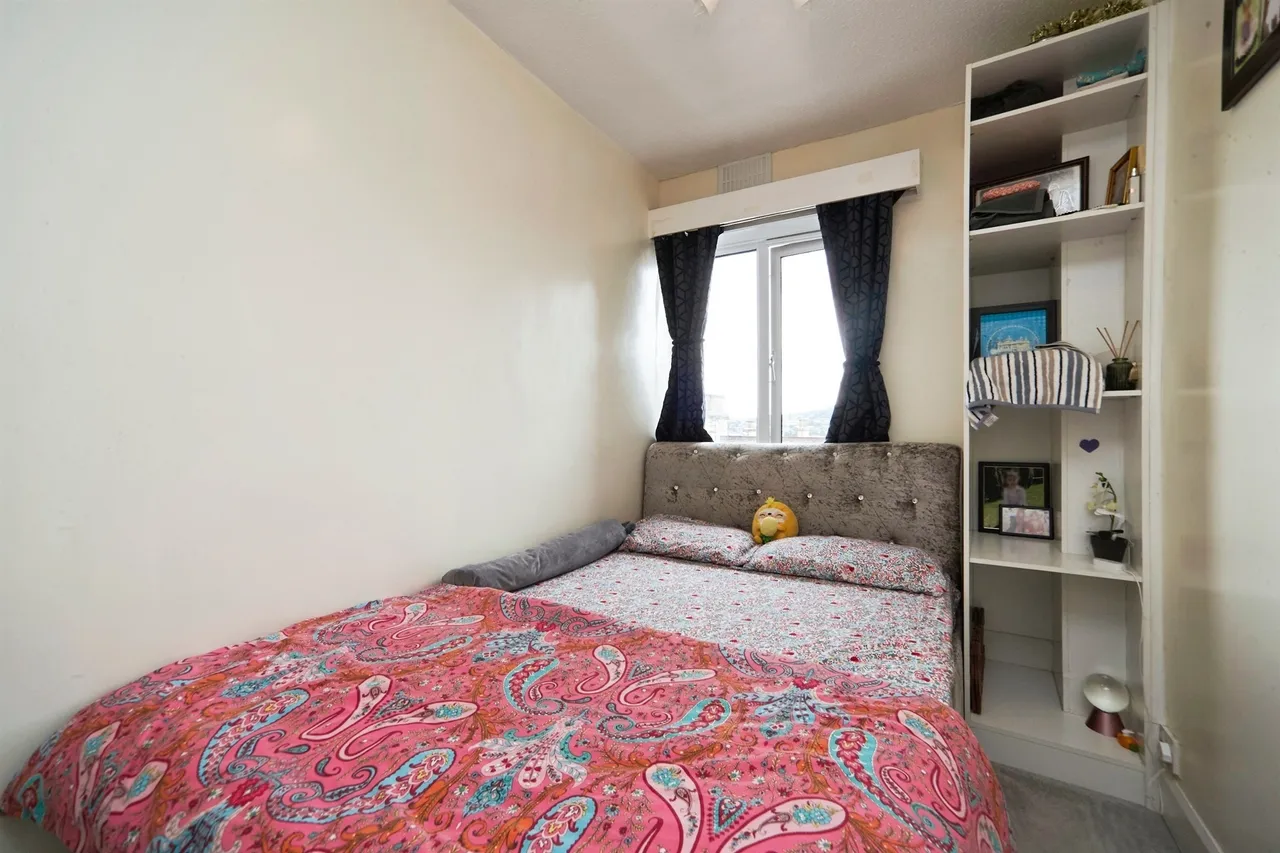Bradford Road, Shipley, BD18, photo 16
