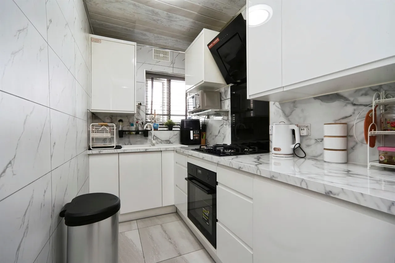 Bradford Road, Shipley, BD18, photo 6