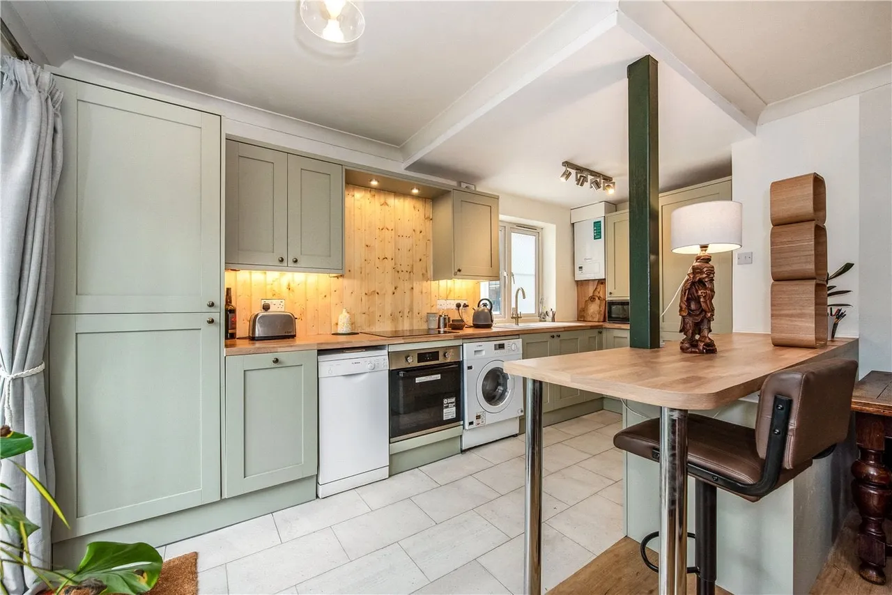 Abbotts Court, Park Road, Winchester, SO23, photo 4