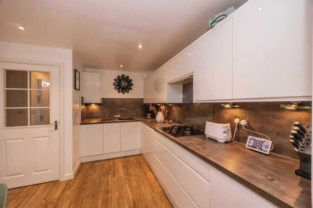 Athens Way, Waterlooville, PO7, photo 3