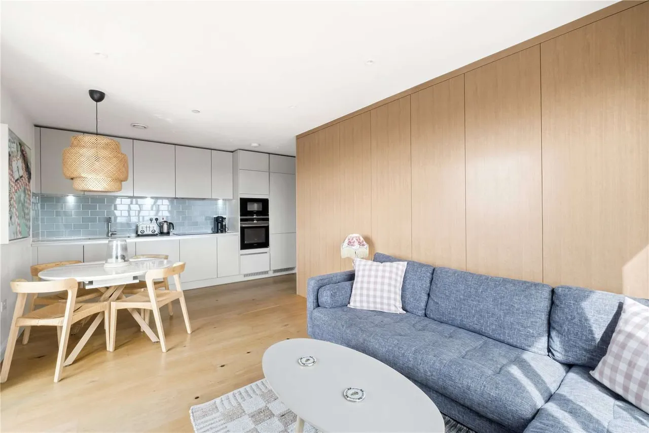 Mapleton Crescent, 11 Mapleton Crescent, Wandsworth, London, SW18 4AU, photo 2