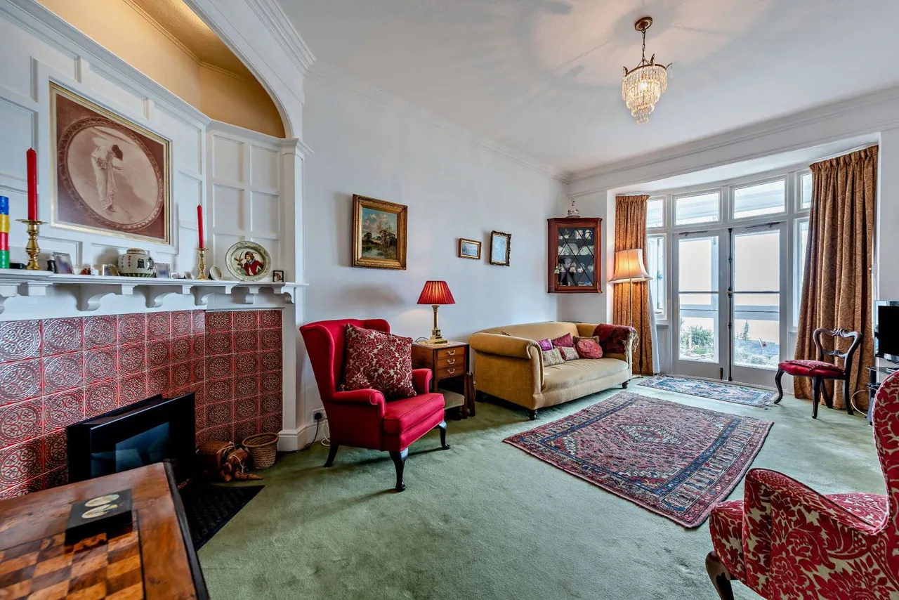 Marina Court Avenue, Bexhill-on-Sea, East Sussex, TN40 1BN, photo 5