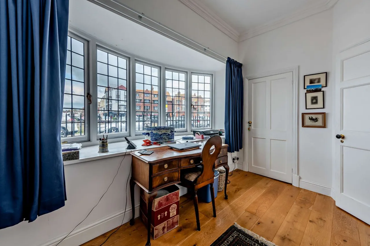 Marina Court Avenue, Bexhill-on-Sea, East Sussex, TN40 1BN, photo 10