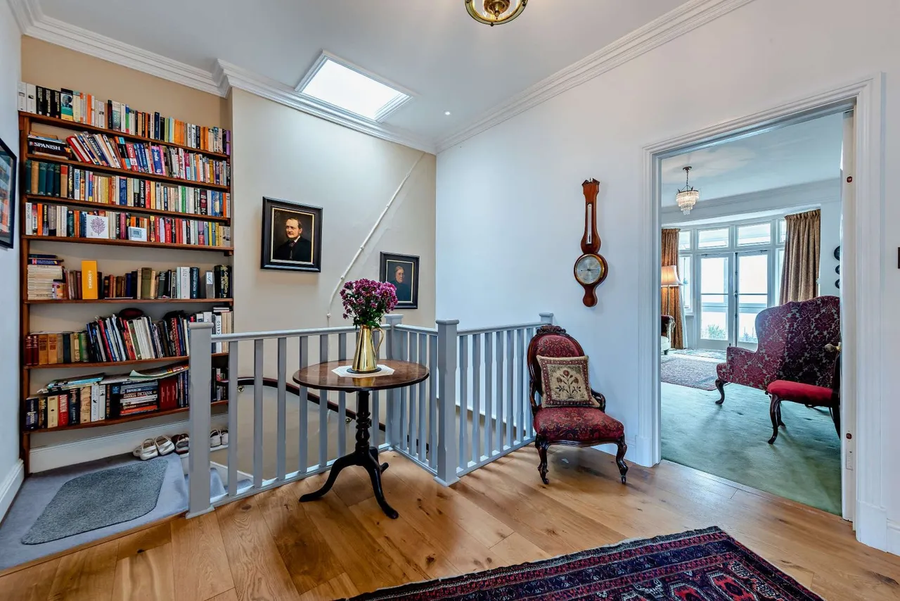 Marina Court Avenue, Bexhill-on-Sea, East Sussex, TN40 1BN, photo 9