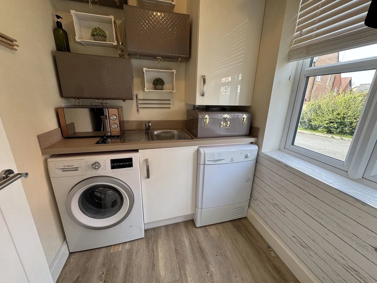 Brook Dene, Winslow, photo 15