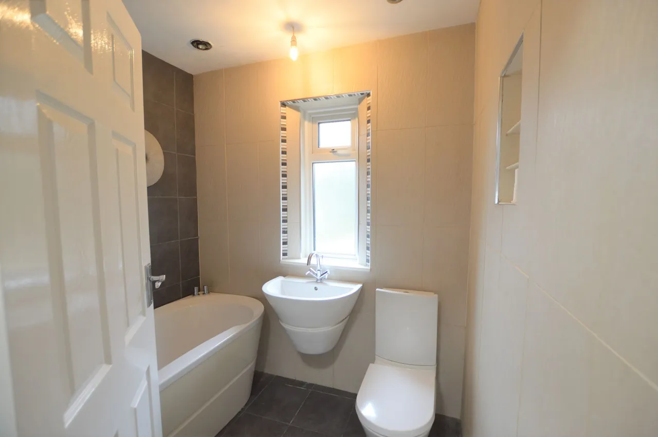 Robin Hood Lane, Blue Bell Hill, Chatham, Kent, ME5 9QU, photo 12