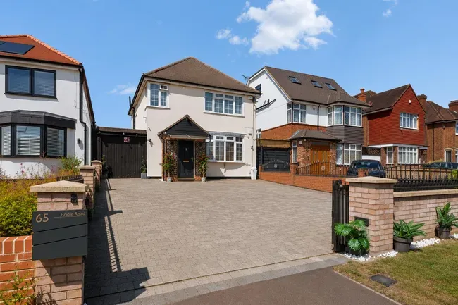 4 bed house for sale — Bridle Road, Pinner
