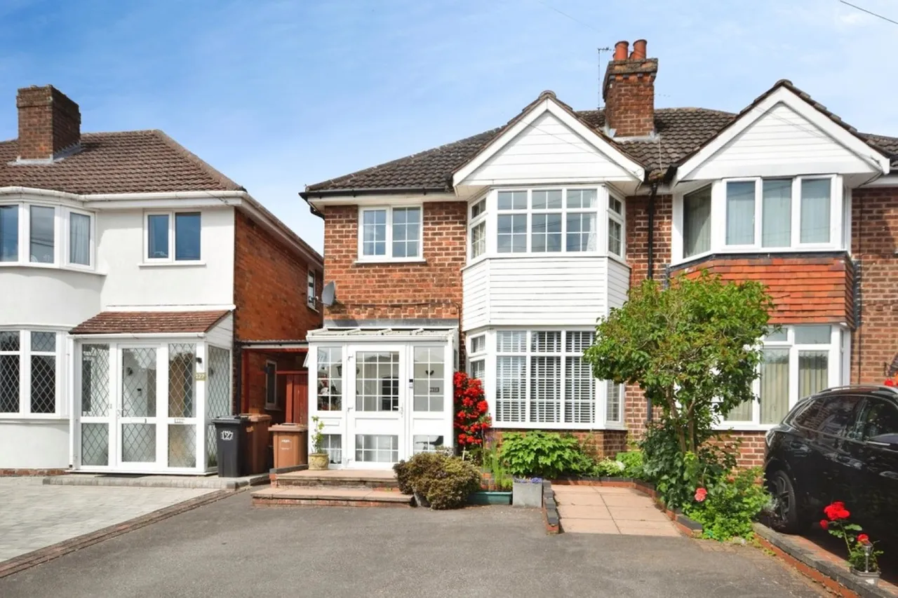 4 bed house for sale — Lode Lane, Solihull