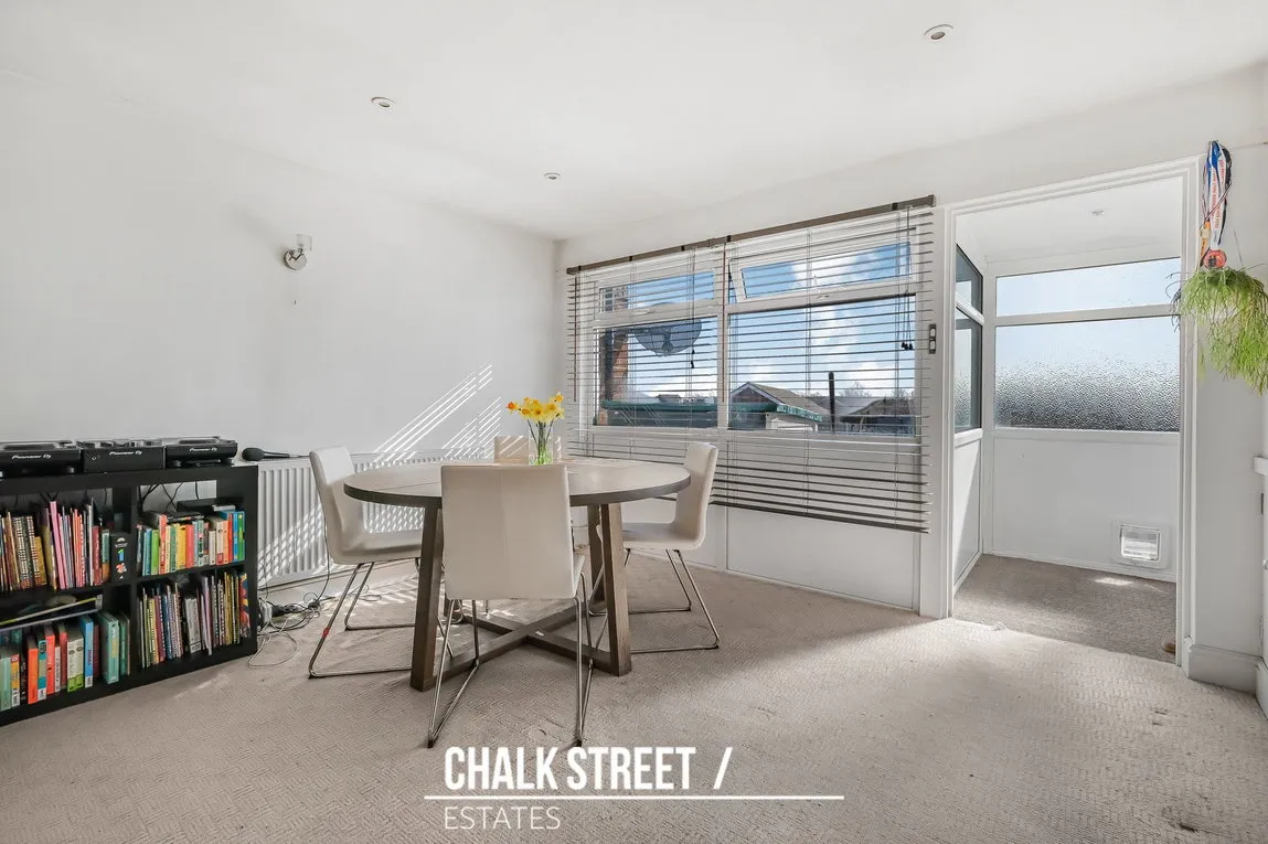 Northolt Way, Hornchurch, RM12 5RX, photo 5