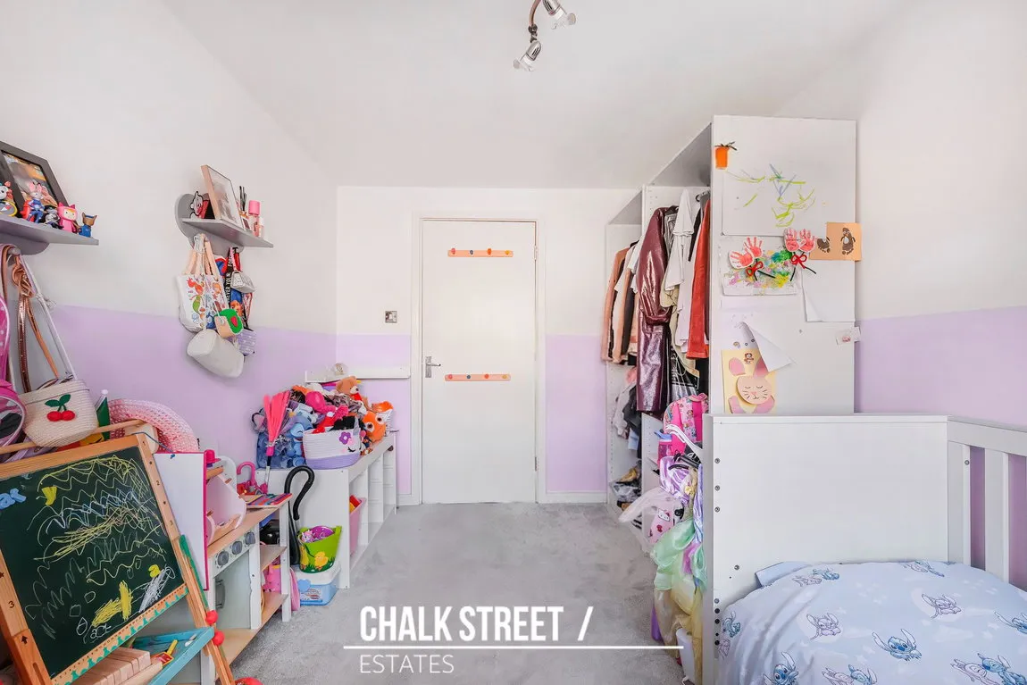 Northolt Way, Hornchurch, RM12 5RX, photo 12