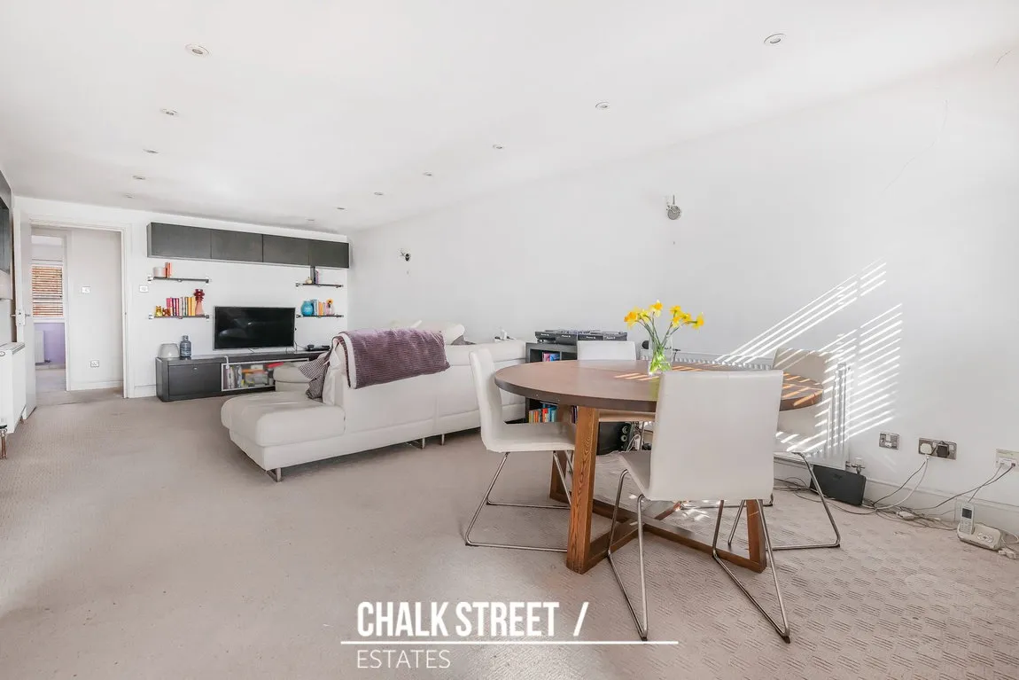 Northolt Way, Hornchurch, RM12 5RX, photo 4