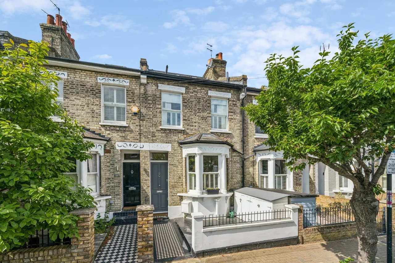 Fullerton Road, London, SW18, photo 12