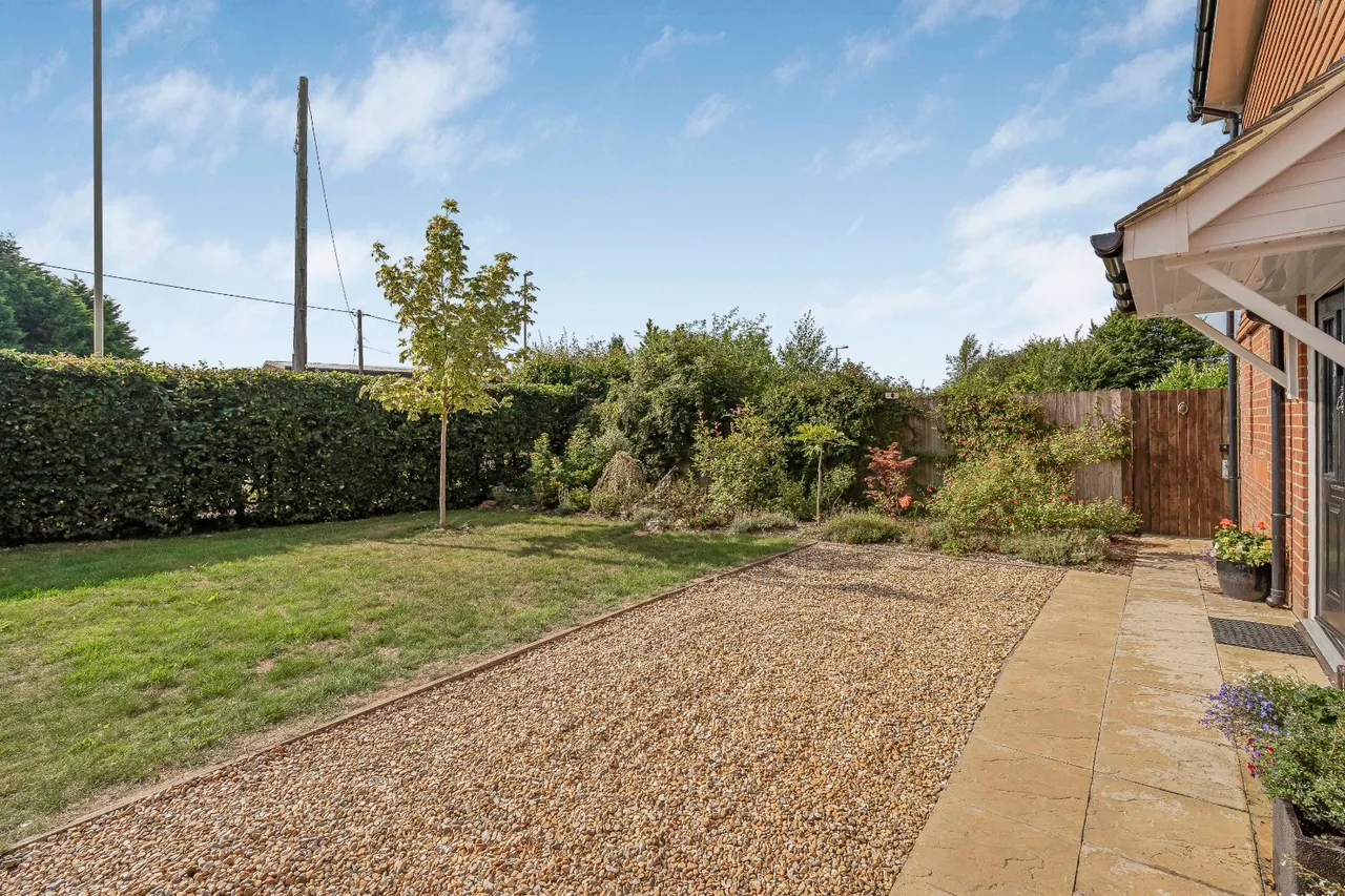 Winchester Road, GU34, photo 18