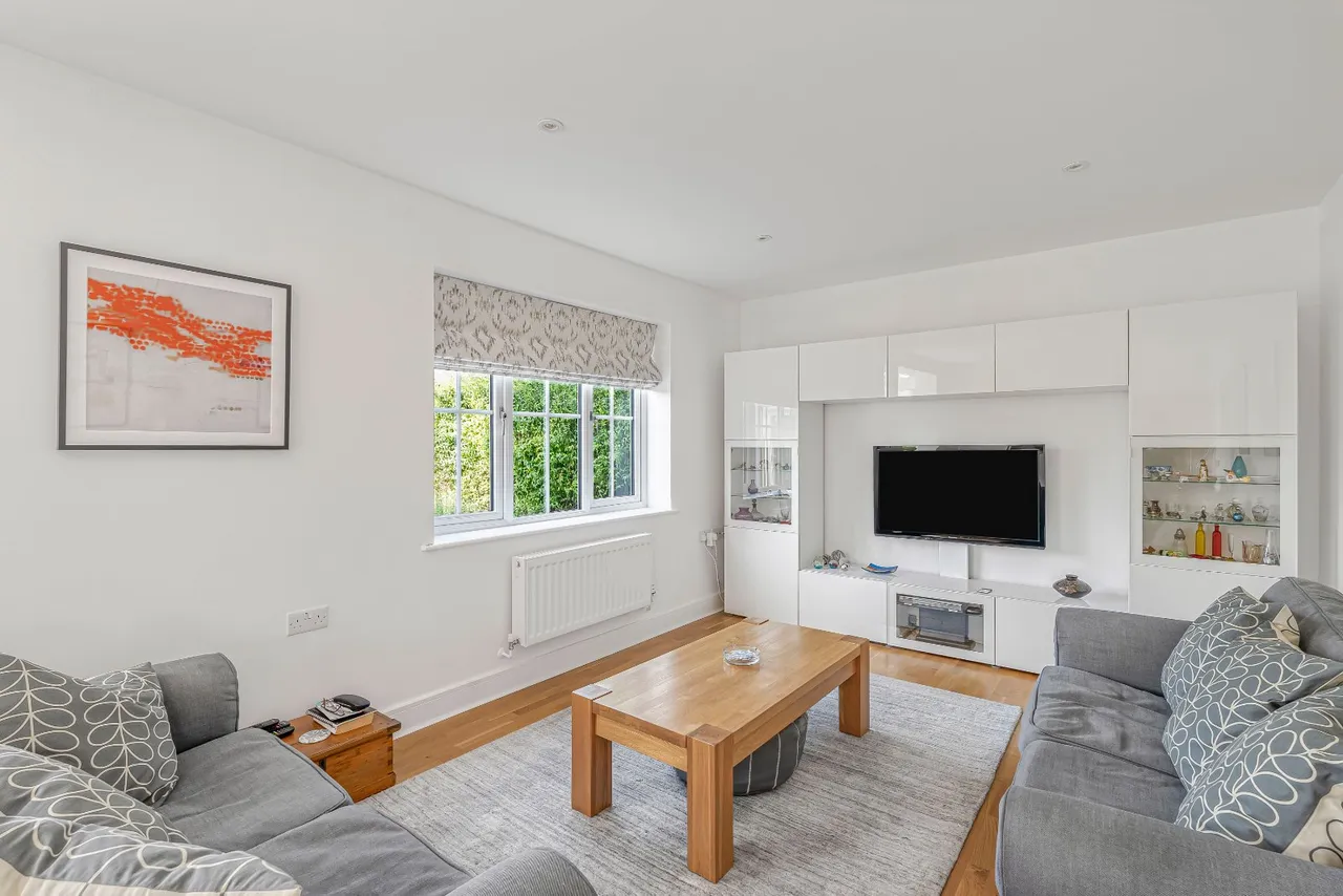 Winchester Road, GU34, photo 10