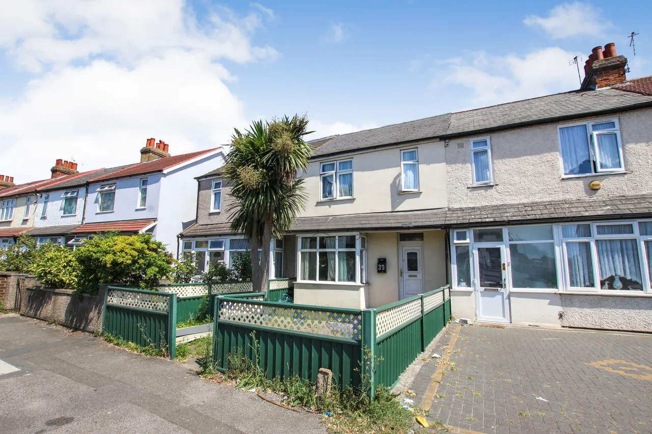 4 bed house for sale, Dawley Road, Hayes, UB3