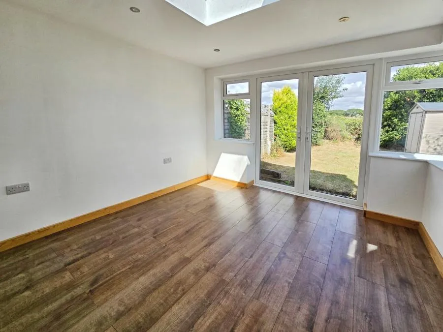 Redlake Road, Freshwater, PO40, photo 2