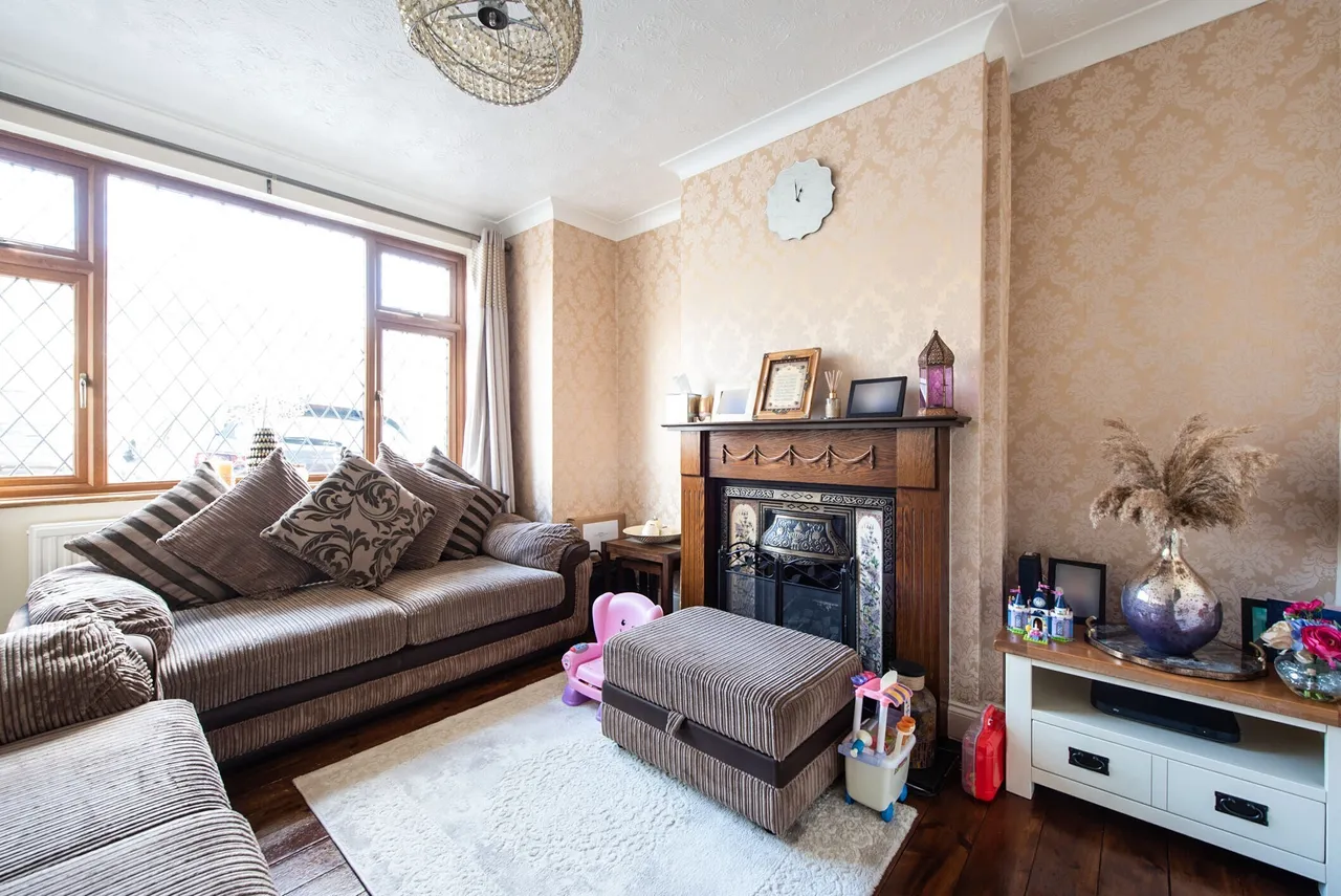 Mount Pleasant Road, Collier Row, Romford, Havering, RM5, photo 4