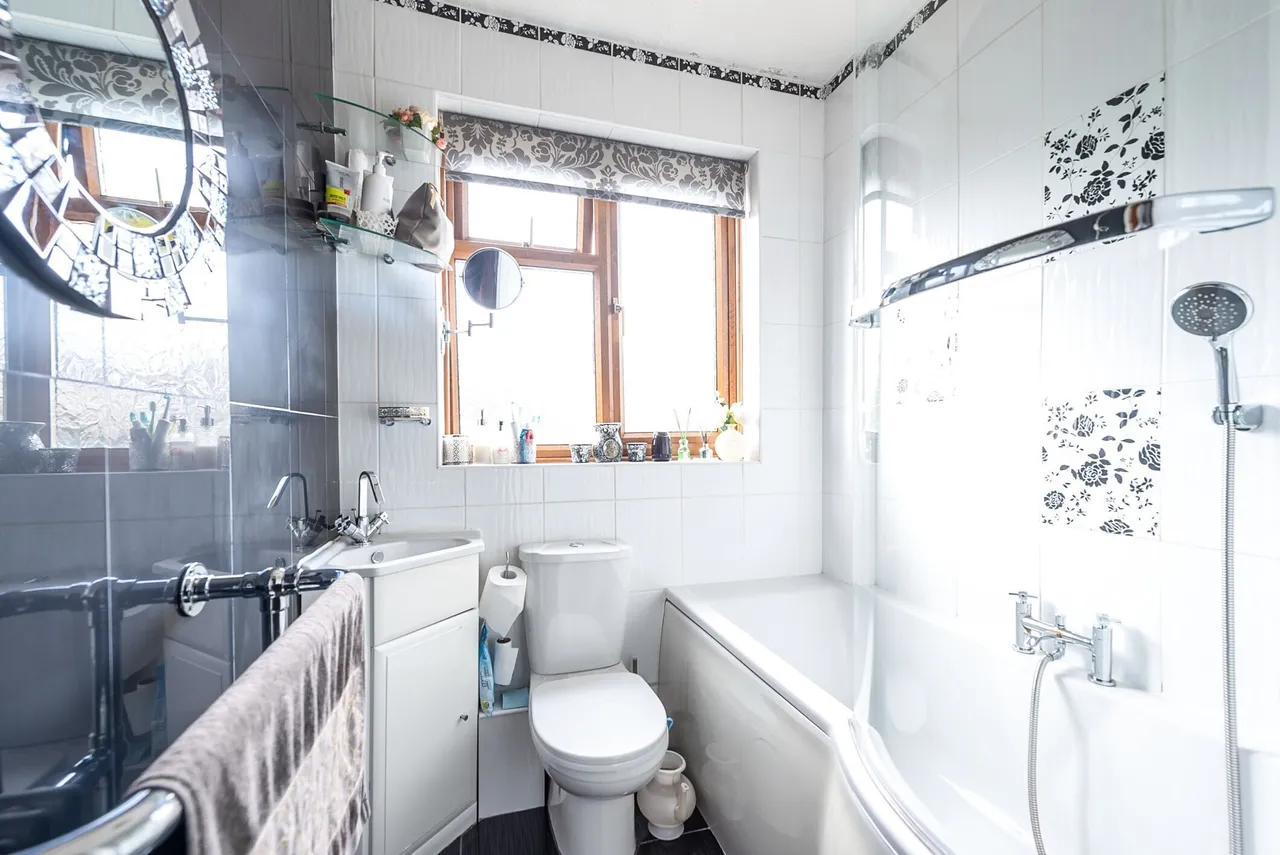Mount Pleasant Road, Collier Row, Romford, Havering, RM5, photo 13